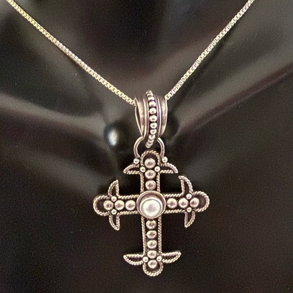 Suarti Bali BA Cross Sterling Silver Signed
Vintage Indonesia - Picture 1 of 4